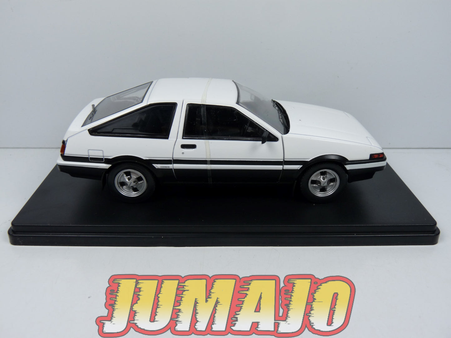 VQJ170 Voiture 1/24 Hachette Japon : TOYOTA Sprinter Trueno AE86 1983