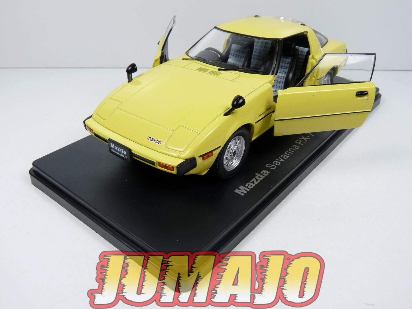 VQJ172 Voiture 1/24 Hachette Japon : MAZDA Savanna RX-7 SA22C 1978
