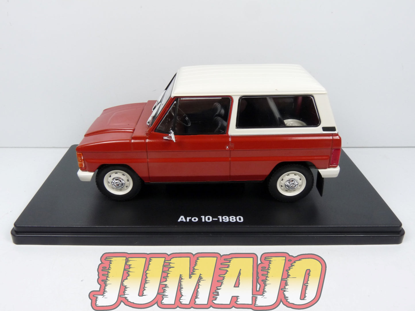 VQR14 Voiture 1/24 Hachette Roumanie : ARO 10 1980