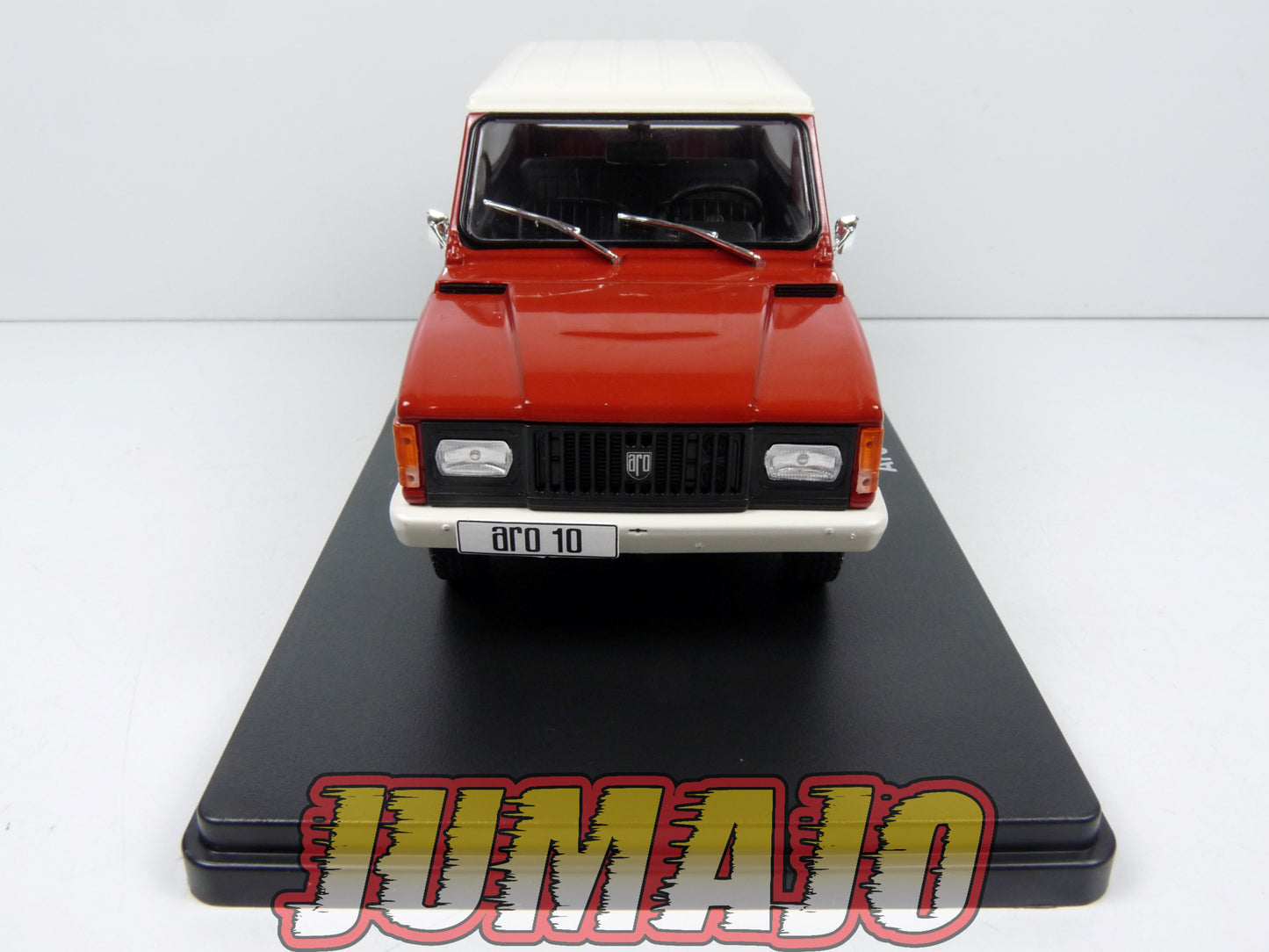 VQR14 Voiture 1/24 Hachette Roumanie : ARO 10 1980