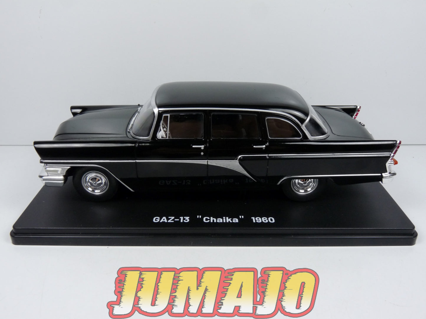 VQR15 Voiture 1/24 Hachette Roumanie : GAZ-13 "Chaika" 1960