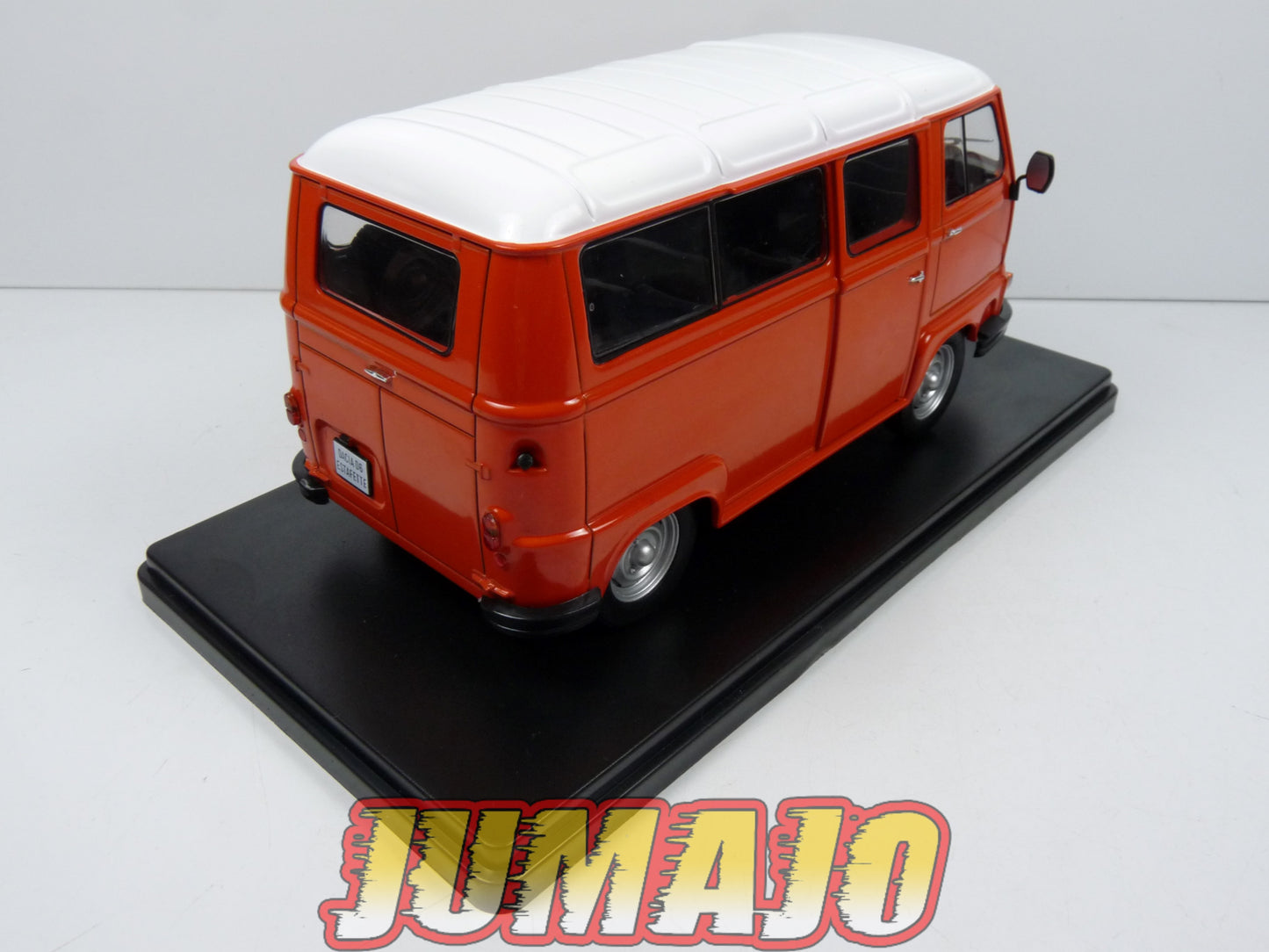 VQR22 Voiture 1/24 Hachette Roumanie : DACIA D6 Estafette 1975
