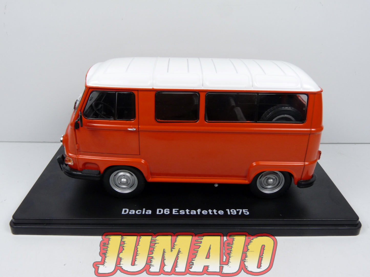 VQR22 Voiture 1/24 Hachette Roumanie : DACIA D6 Estafette 1975