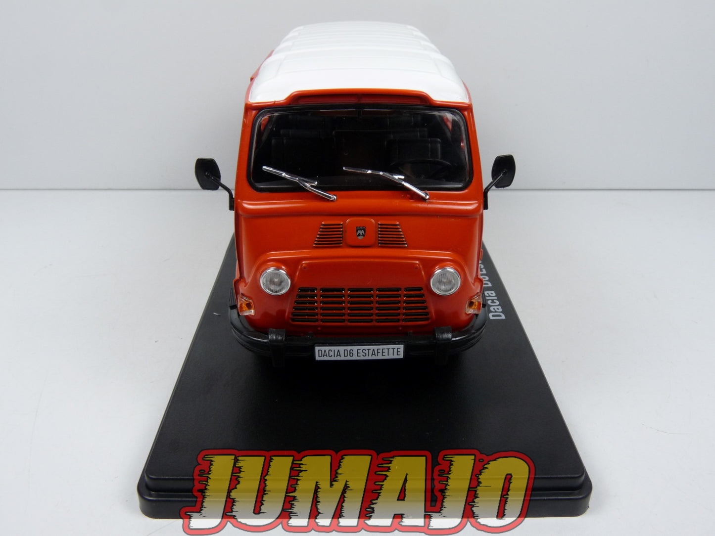 VQR22 Voiture 1/24 Hachette Roumanie : DACIA D6 Estafette 1975