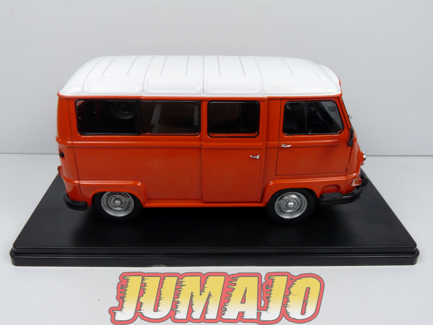 VQR22 Voiture 1/24 Hachette Roumanie : DACIA D6 Estafette 1975
