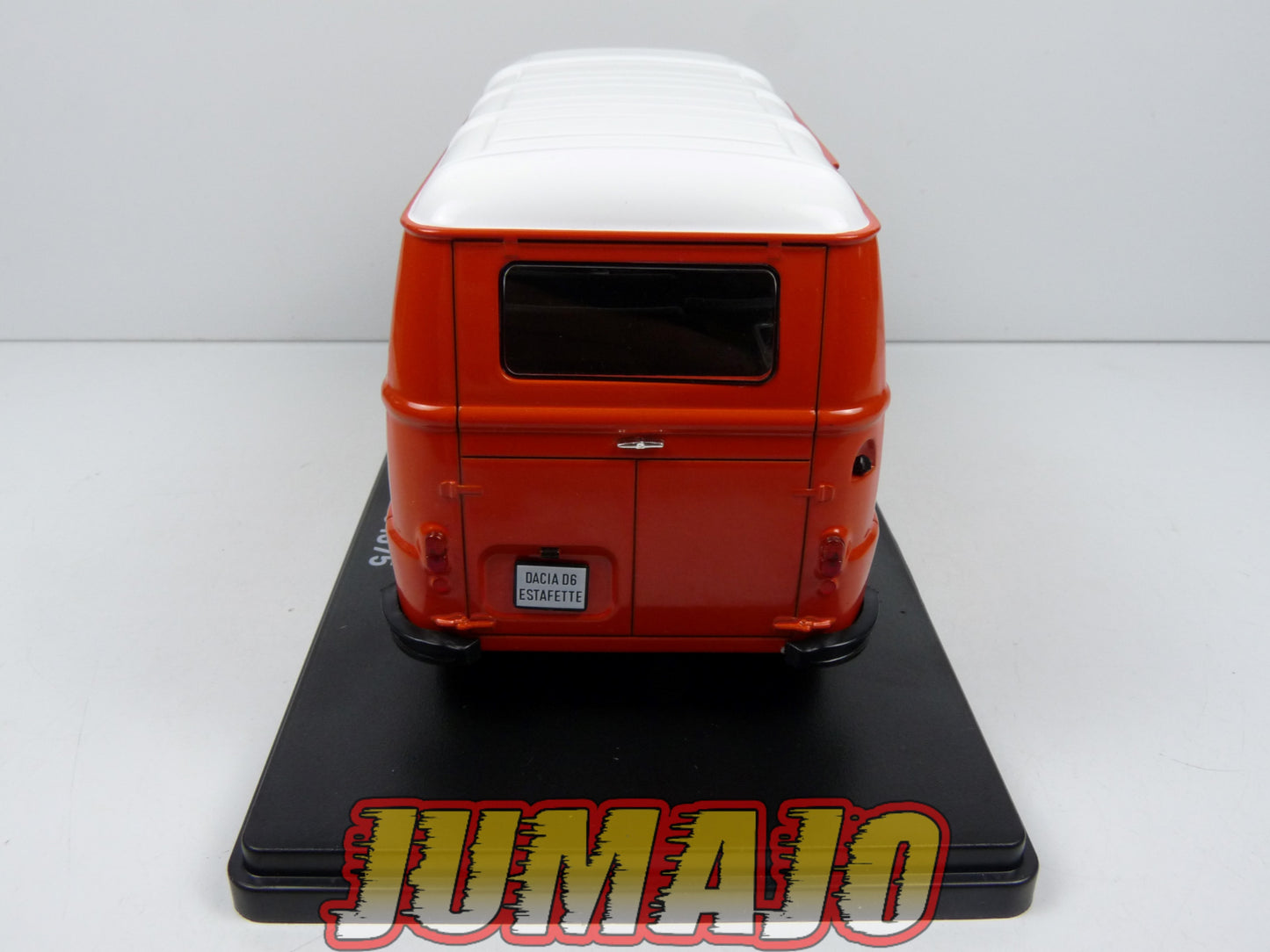 VQR22 Voiture 1/24 Hachette Roumanie : DACIA D6 Estafette 1975