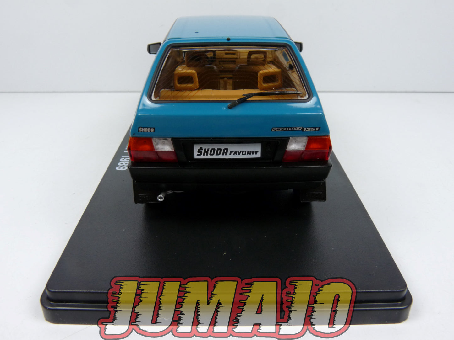VQR26 Voiture 1/24 Hachette Roumanie : SKODA Favorit 135L 1989