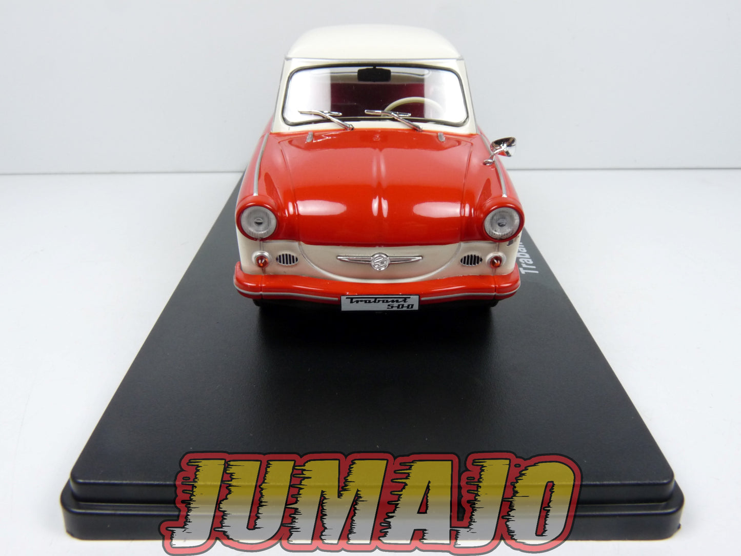 VQR27 Voiture 1/24 Hachette Roumanie : TRABANT P50 1959