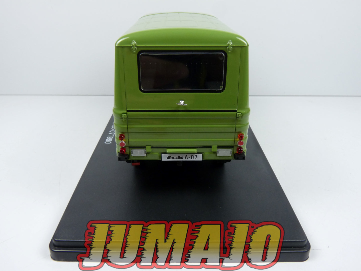 VQR31 Voiture 1/24 Hachette Roumanie : ZUK A-07 1990