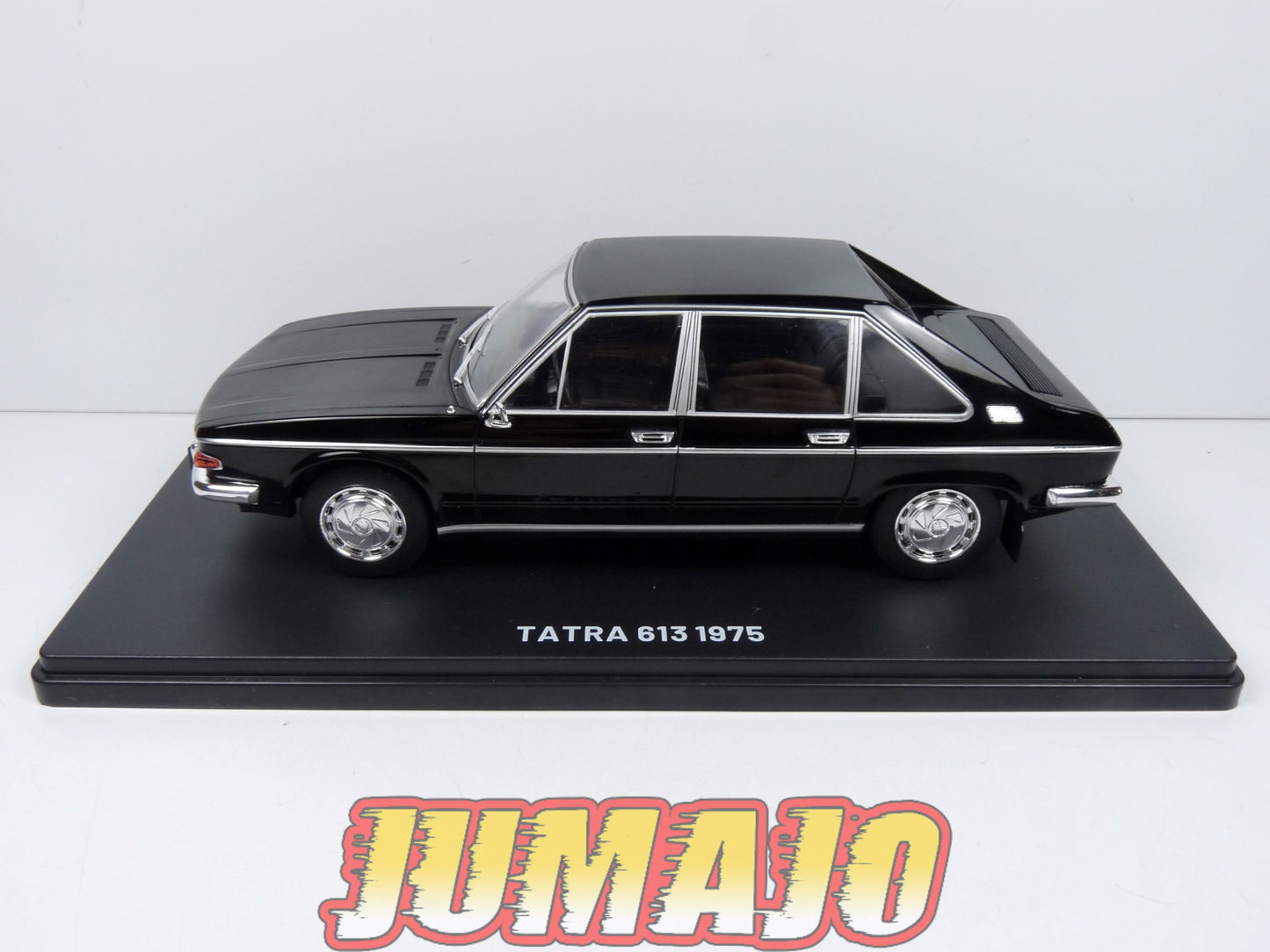 VQR36 Voiture 1/24 Hachette Roumanie : TATRA 613 1975