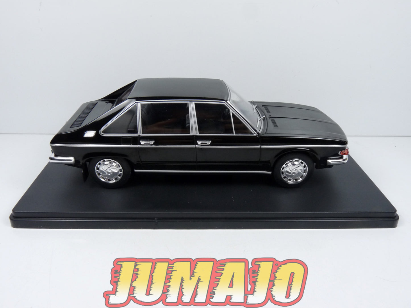 VQR36 Voiture 1/24 Hachette Roumanie : TATRA 613 1975