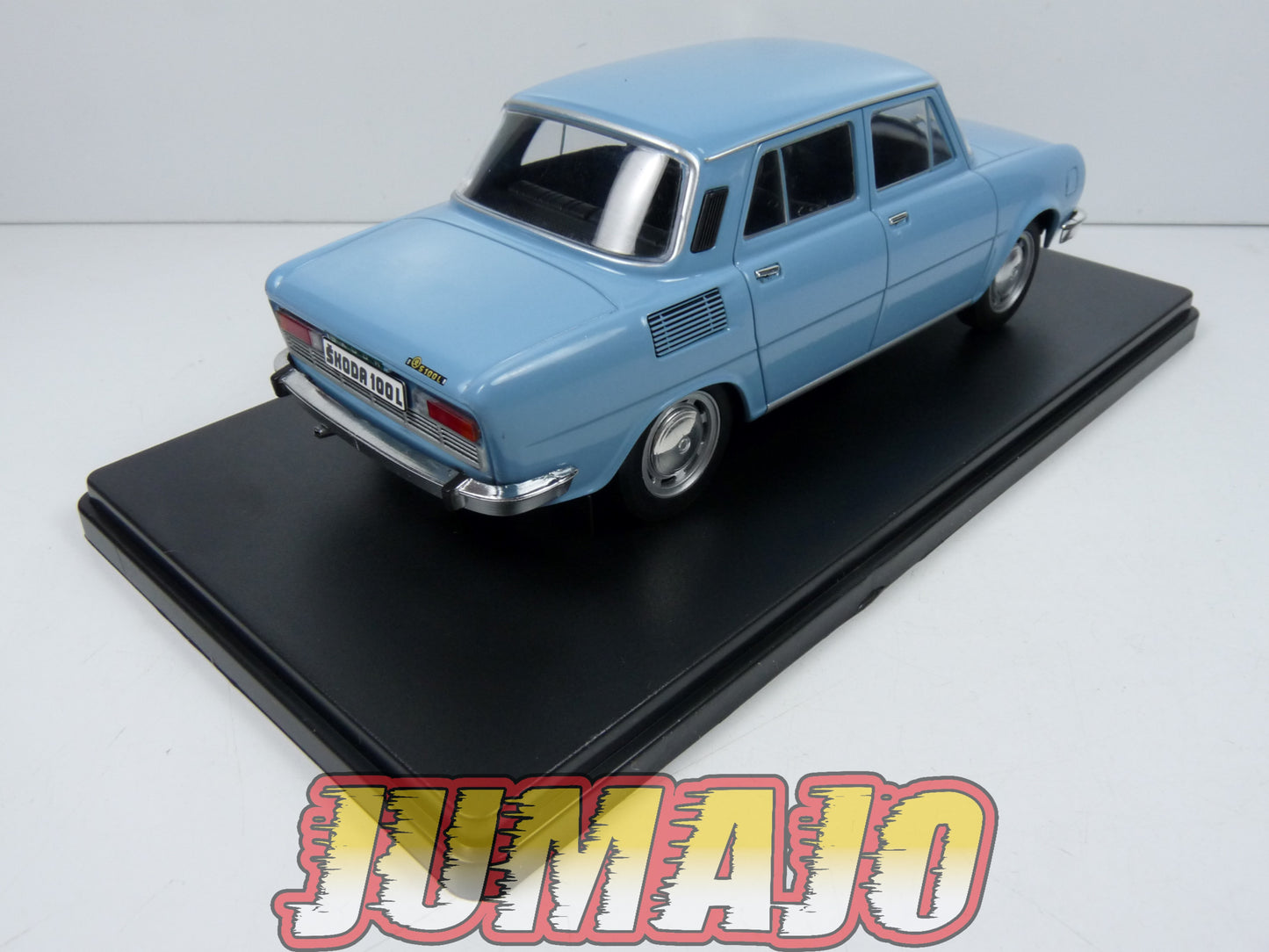 VQR4 Voiture 1/24 Hachette Roumanie : SKODA 100L 1974