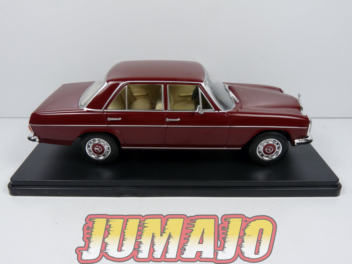 VQR53 Voiture 1/24 Hachette Roumanie : MERCEDES-Benz 200 D 1968