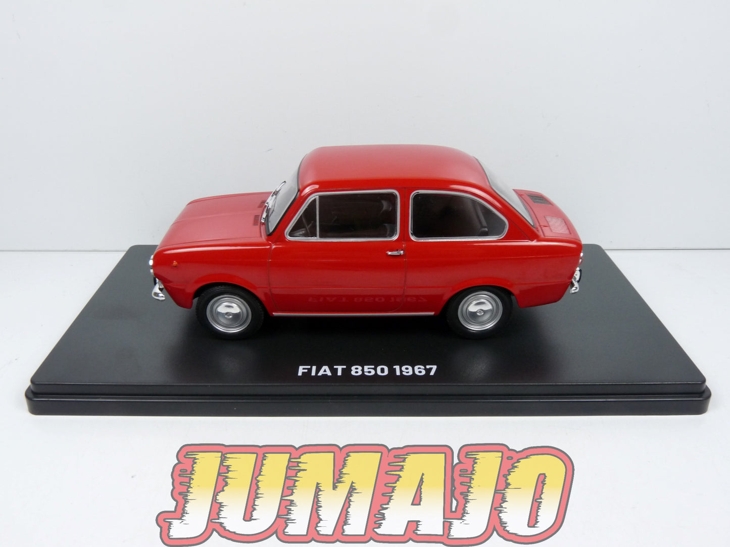 VQR58 Voiture 1/24 Hachette Roumanie : FIAT 850 1967