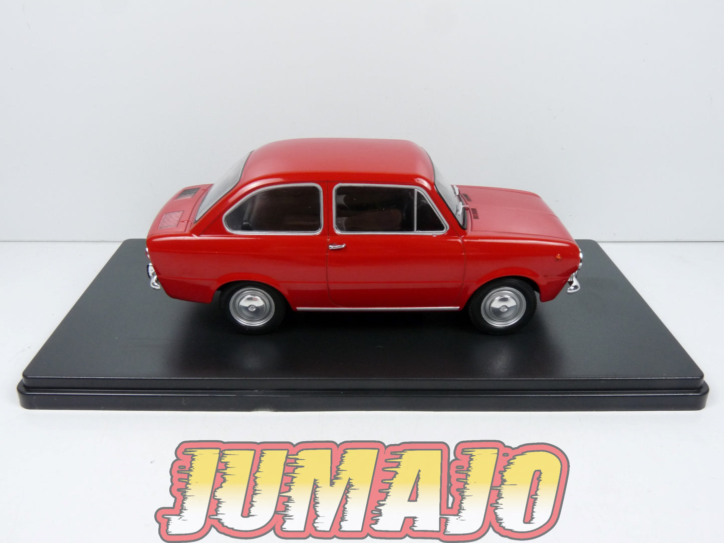 VQR58 Voiture 1/24 Hachette Roumanie : FIAT 850 1967