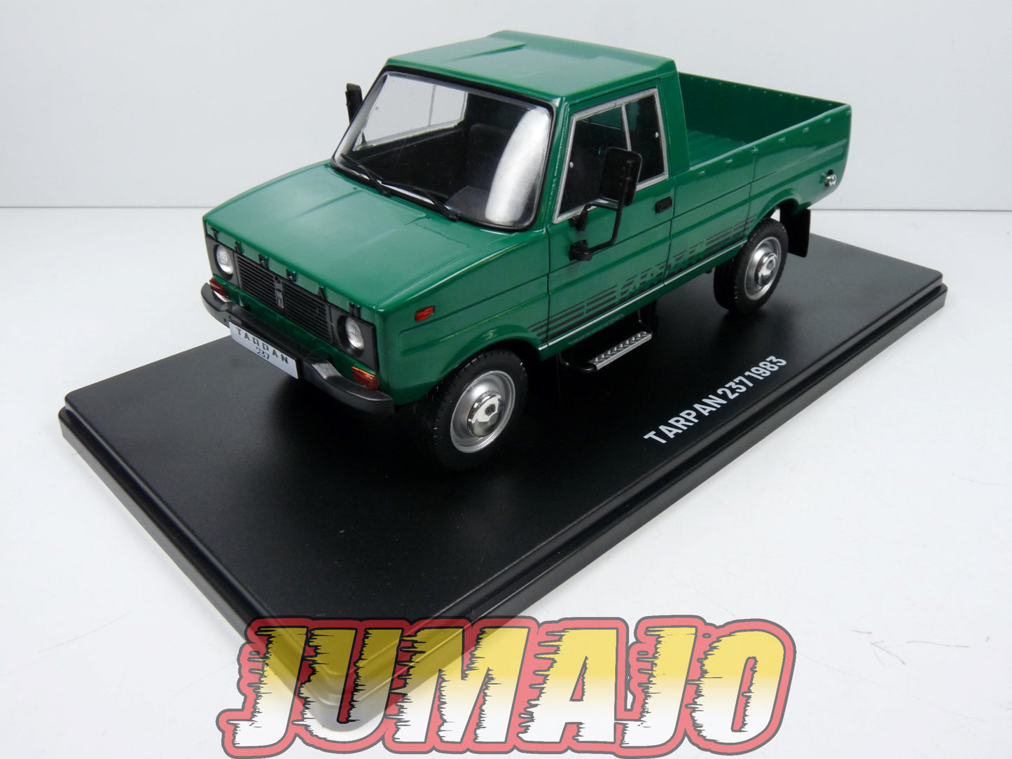 VQR59 Voiture 1/24 Hachette Roumanie : TARPAN 237 1983