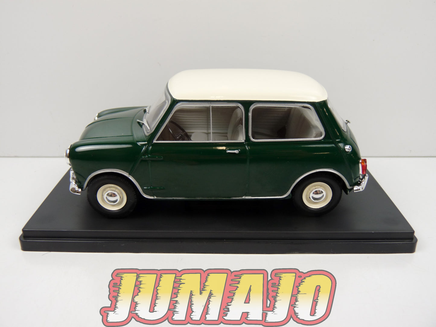 VQV31 Voiture 1/24 Hachette : AUSTIN MINI COOPER S 1965