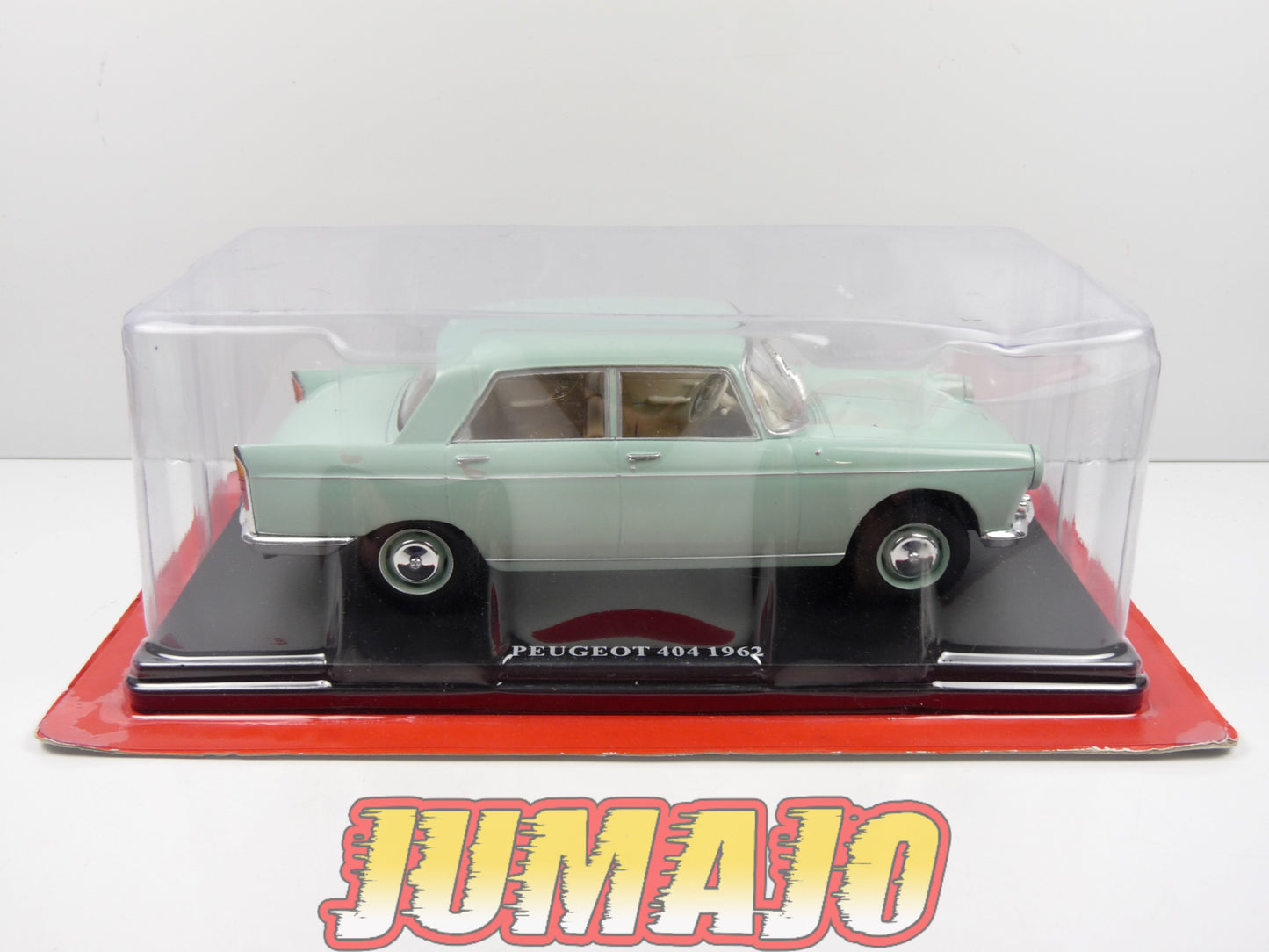 VQV5 Voiture 1/24 Hachette : PEUGEOT 404 1962