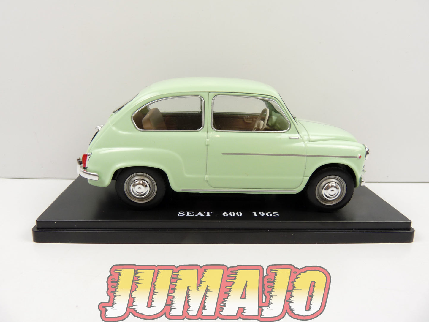 VQV66 Voiture 1/24 Hachette : SEAT 600 1965