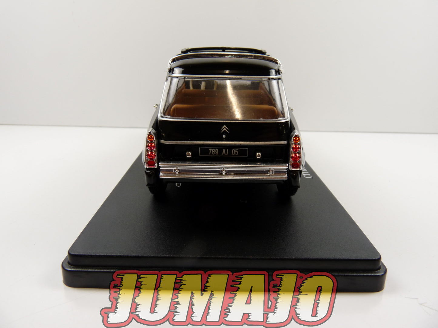 VQV84 Voiture 1/24 Hachette : CITROËN ID 19 Break 1957