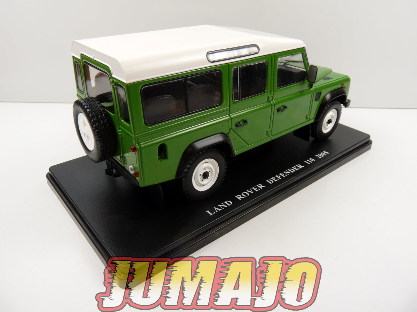 VQV85 Voiture 1/24 Hachette : LAND ROVER Defender 110 2005