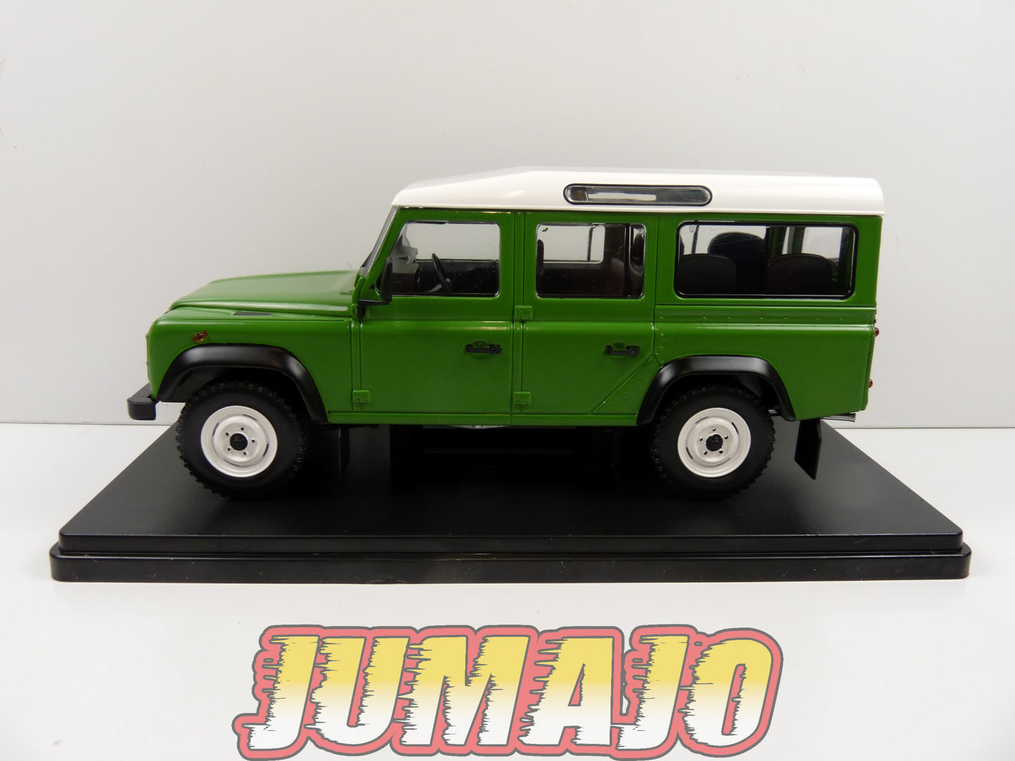 VQV85 Voiture 1/24 Hachette : LAND ROVER Defender 110 2005
