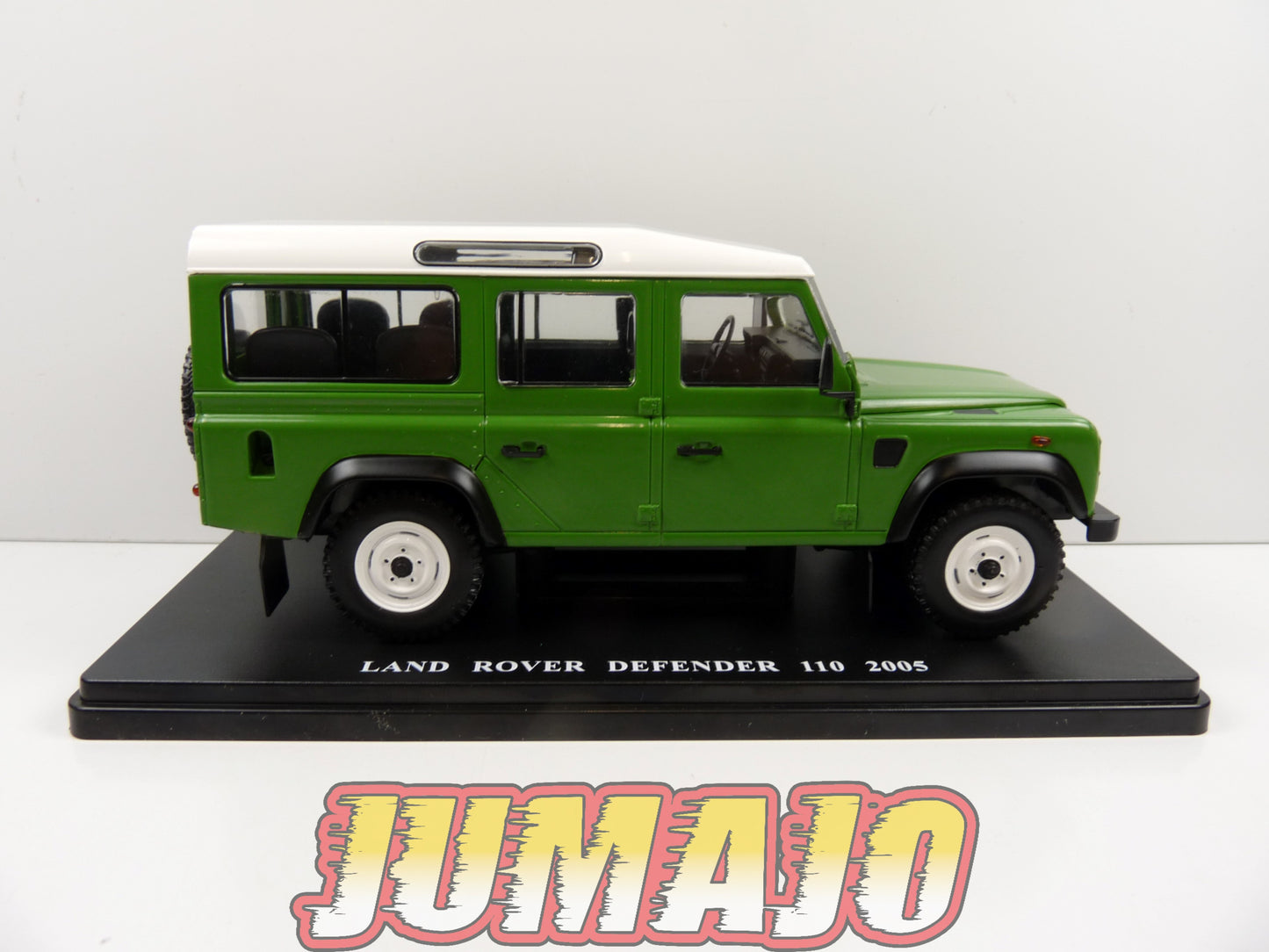 VQV85 Voiture 1/24 Hachette : LAND ROVER Defender 110 2005