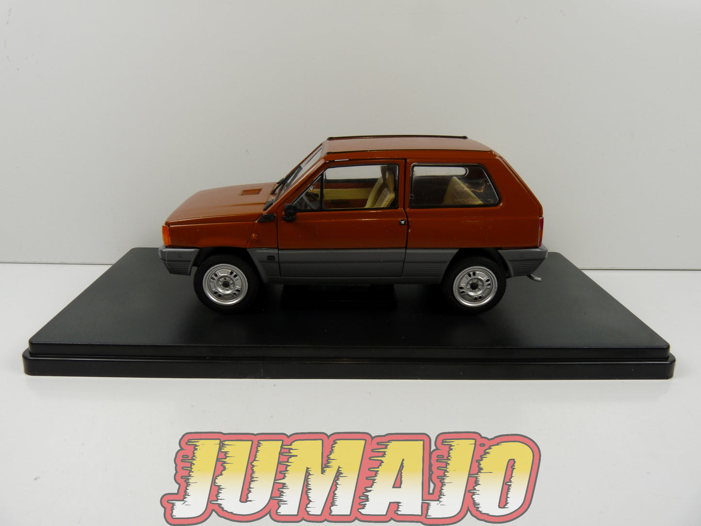 VQV89 Voiture 1/24 Hachette : FIAT PANDA I 1980