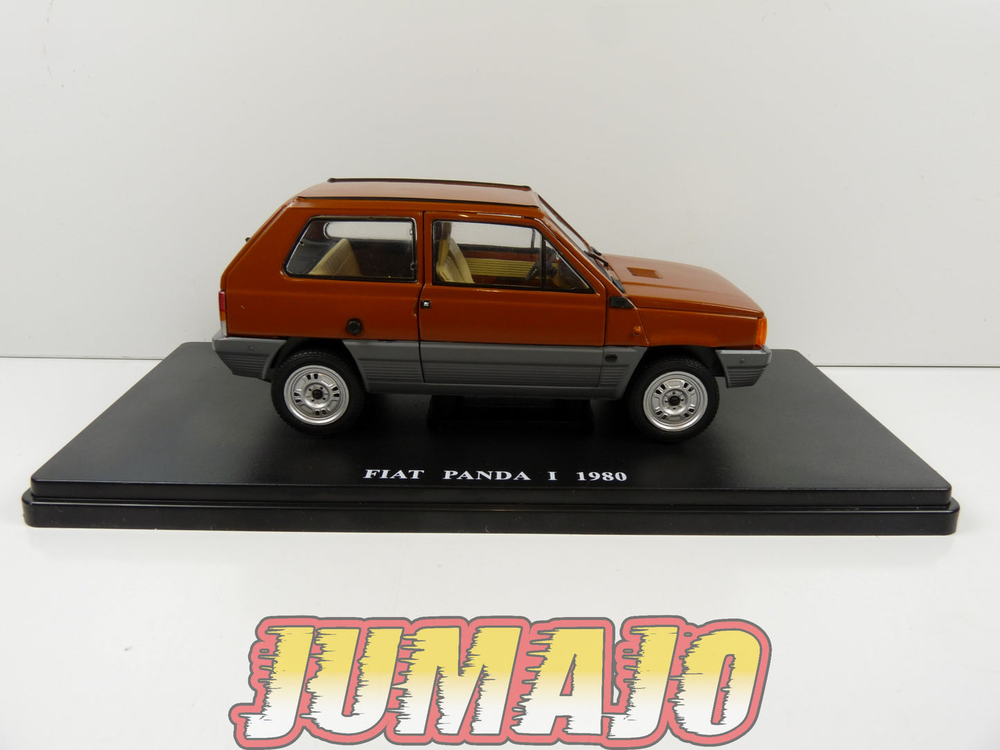 VQV89 Voiture 1/24 Hachette : FIAT PANDA I 1980