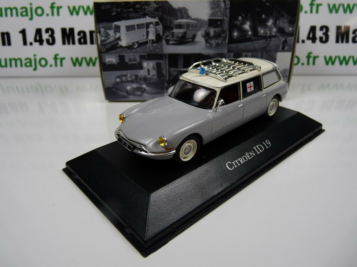 AMB4 1/43 IXO Atlas Ambulance Collection : CITROEN ID break 1962 croix rouge