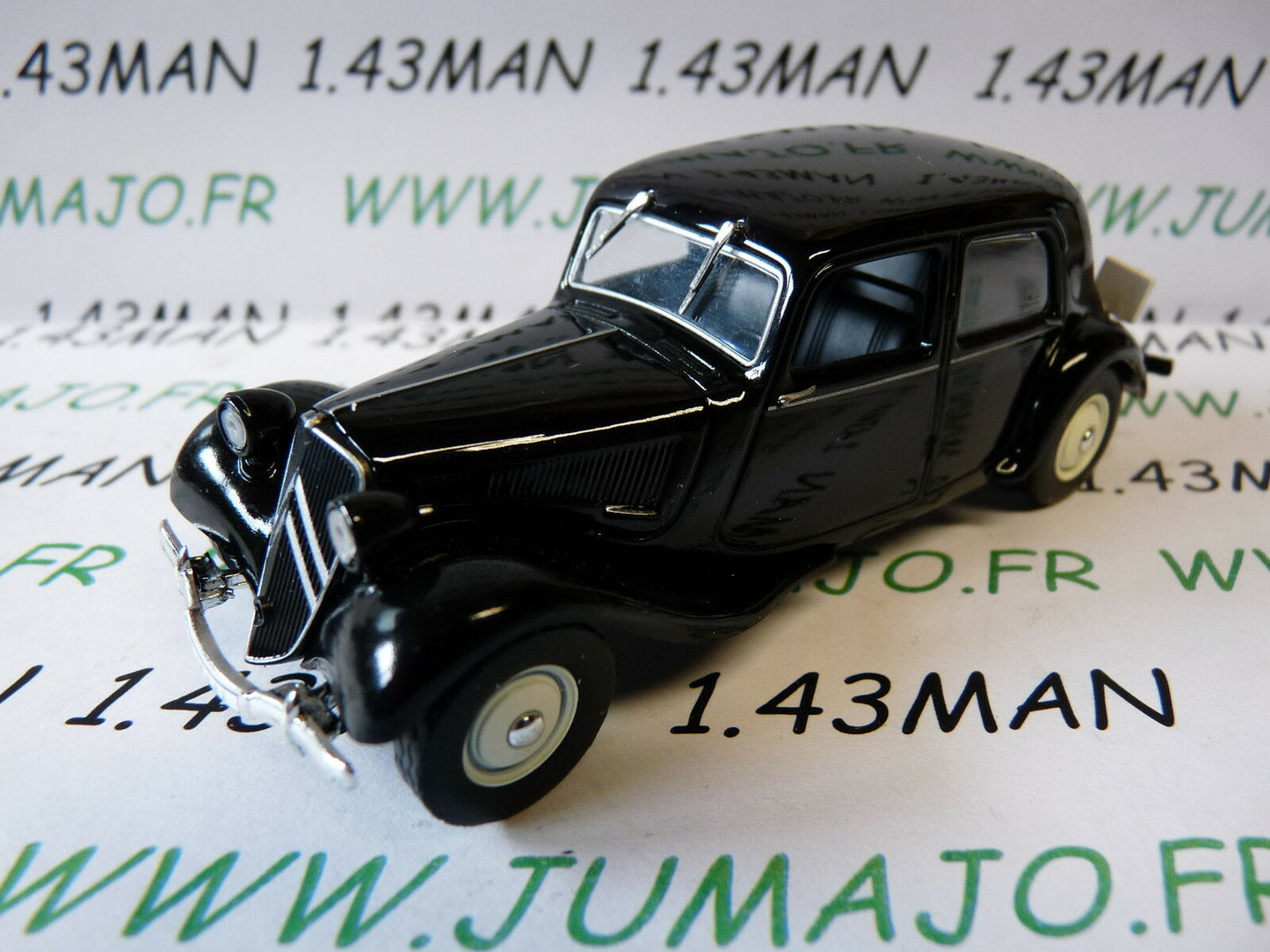 PL153 Voiture 1/43 IXO IST DeAgostini POLOGNE : CITROEN Traction 11 BL