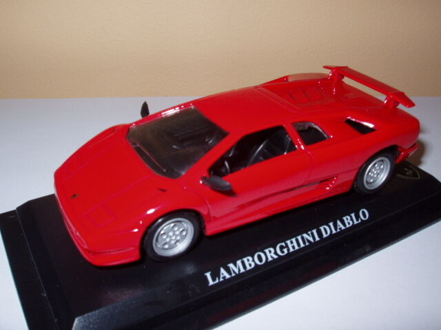 DP2 voiture 1/43 DEL PRADO : LAMBORGHINI Diablo rouge