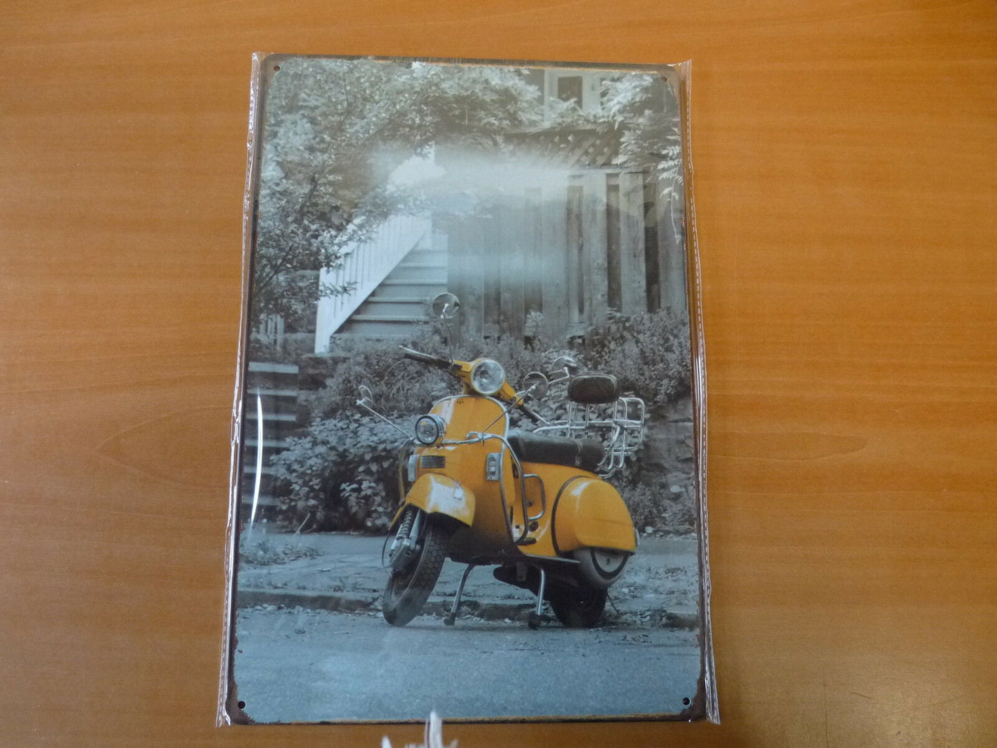 PB80 PLAQUES TOLEE vintage 20 X 30 cm : Vespa jaune