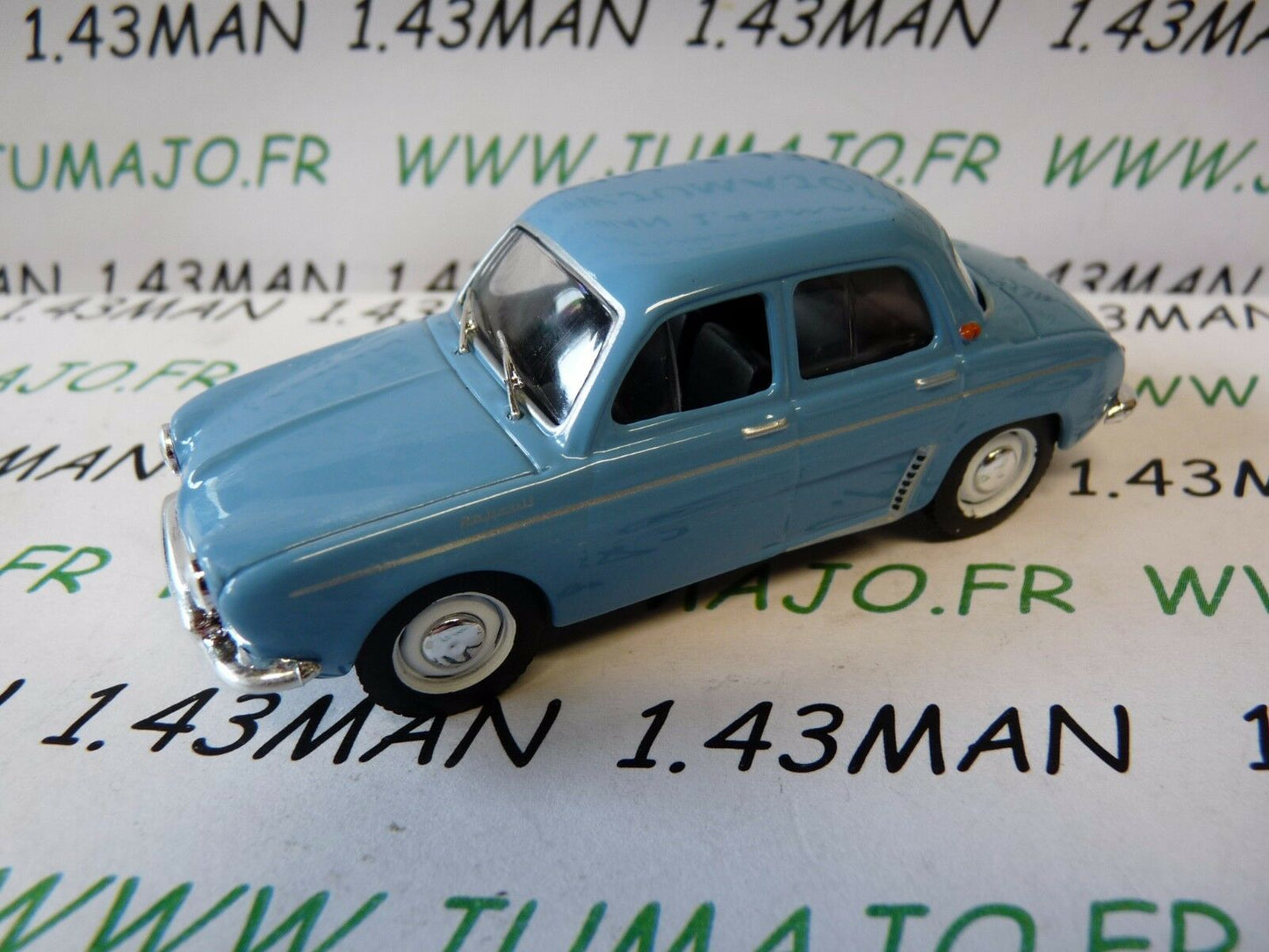 PL29 Voiture 1/43 IXO IST DeAgostini POLOGNE : RENAULT dauphine
