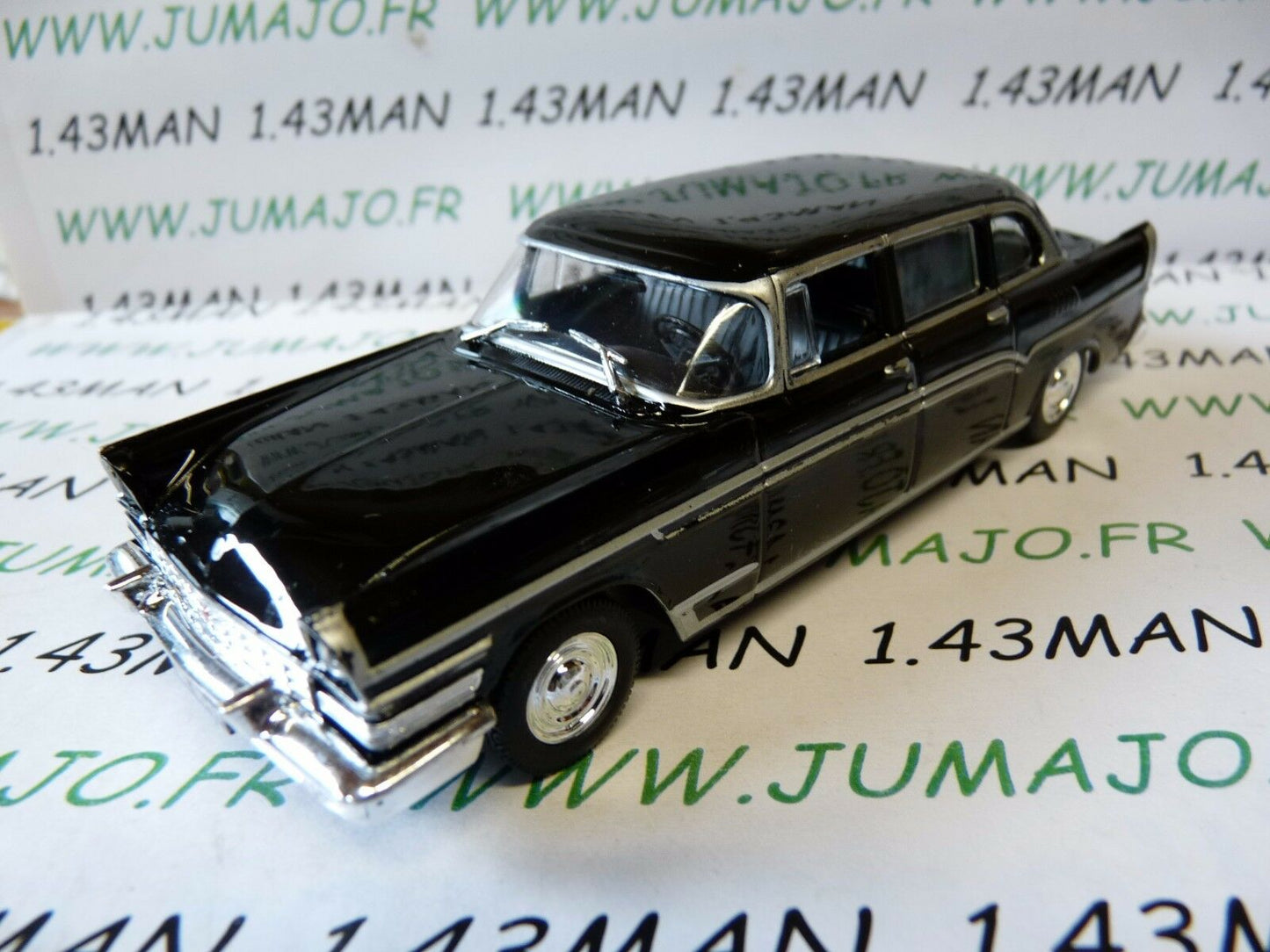 PL51 Voiture 1/43 IXO IST DeAgostini POLOGNE : ZIL 111