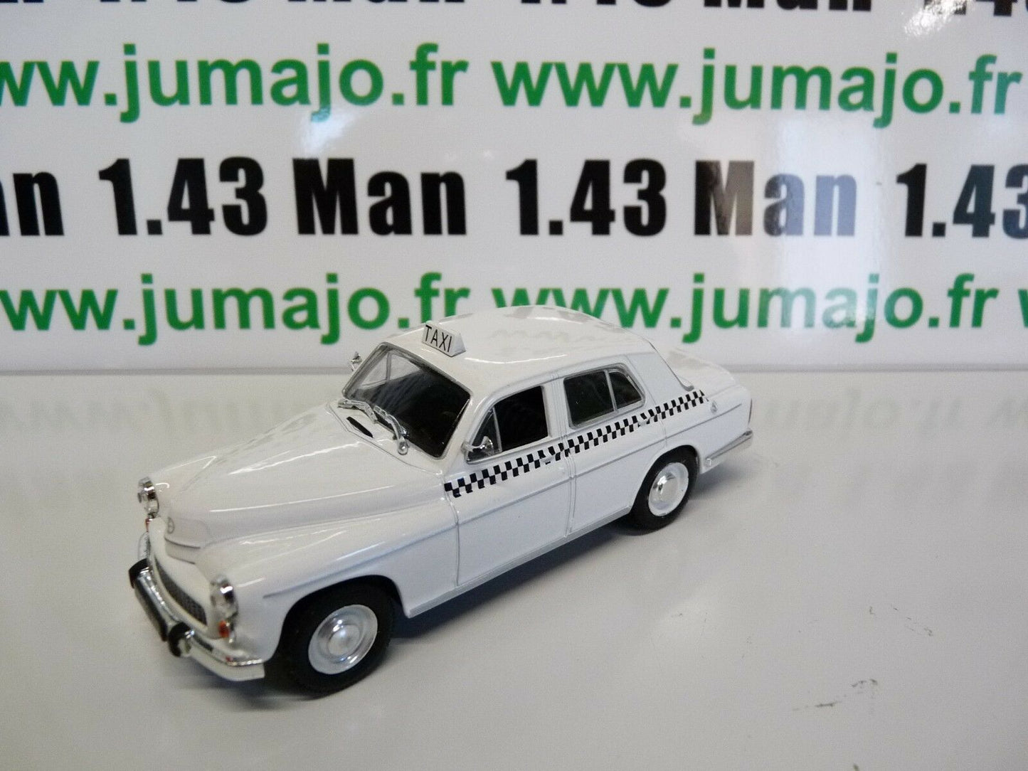 PL178 Voiture 1/43 IXO IST DeAgostini POLOGNE : Taxi WARSZAWA 203