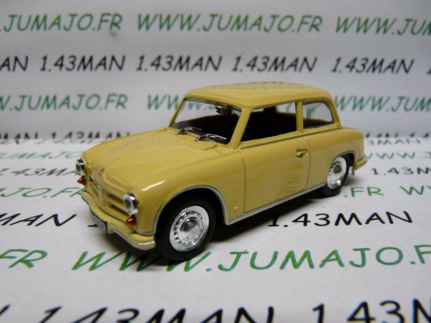 PL123 Voiture 1/43 IXO IST DeAgostini POLOGNE : AWZ P70 limousine Sedan