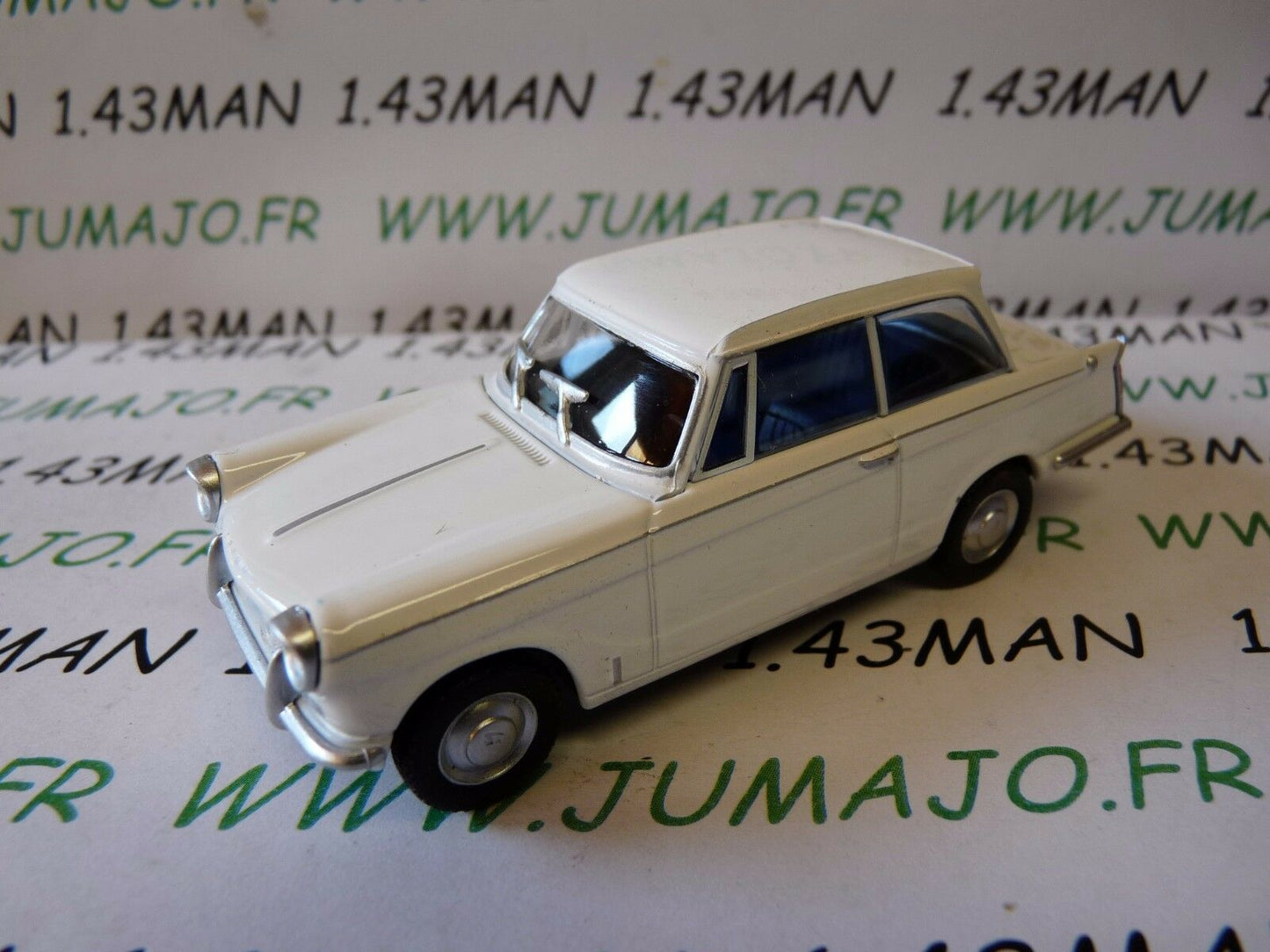 PL1 Voiture 1/43 IXO IST DeAgostini POLOGNE : TRIUMPH Herald
