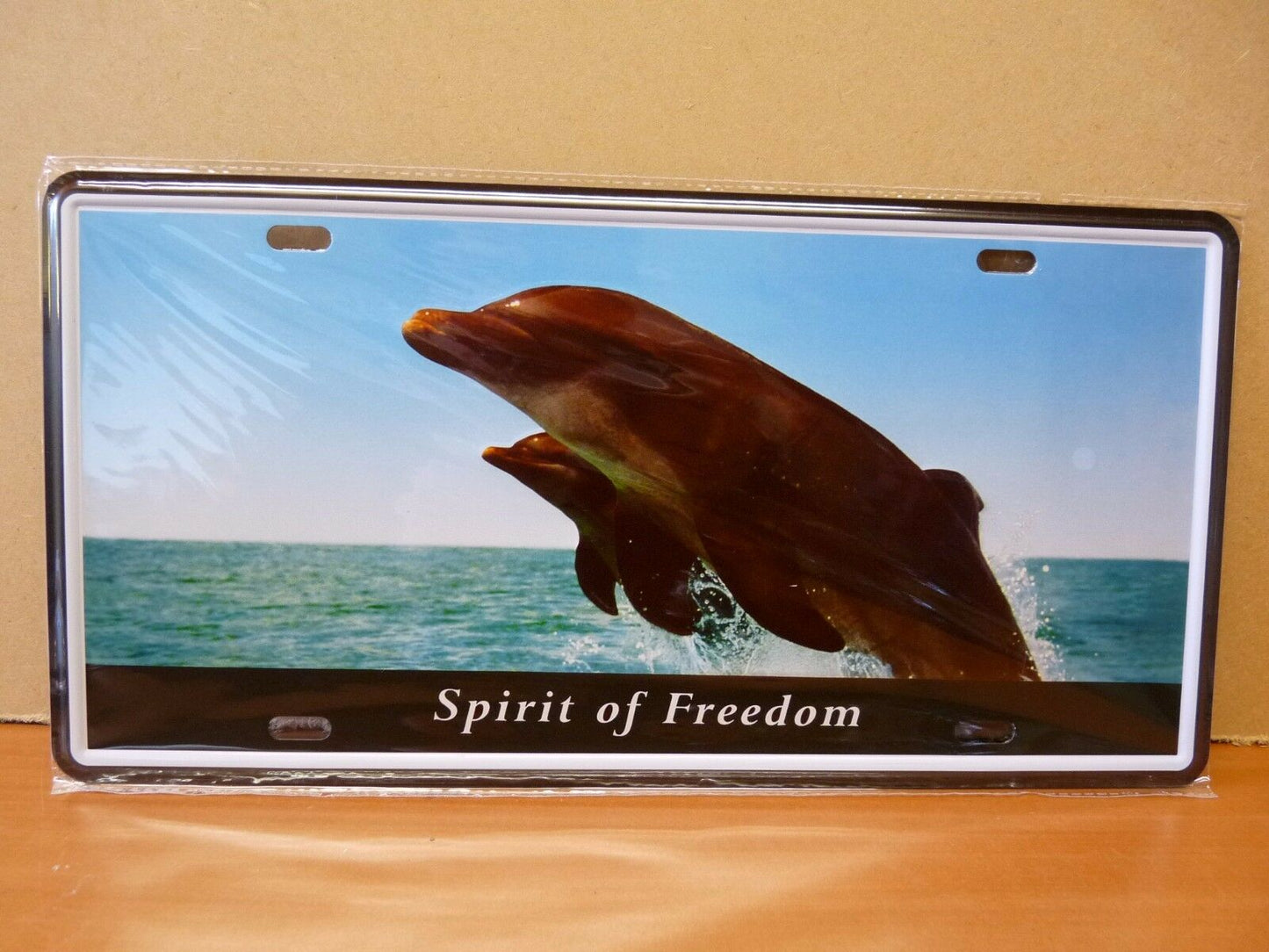 PA53 PLAQUE métal embossé immatriculation US 15X30 cm Dauphins spirit of freedom