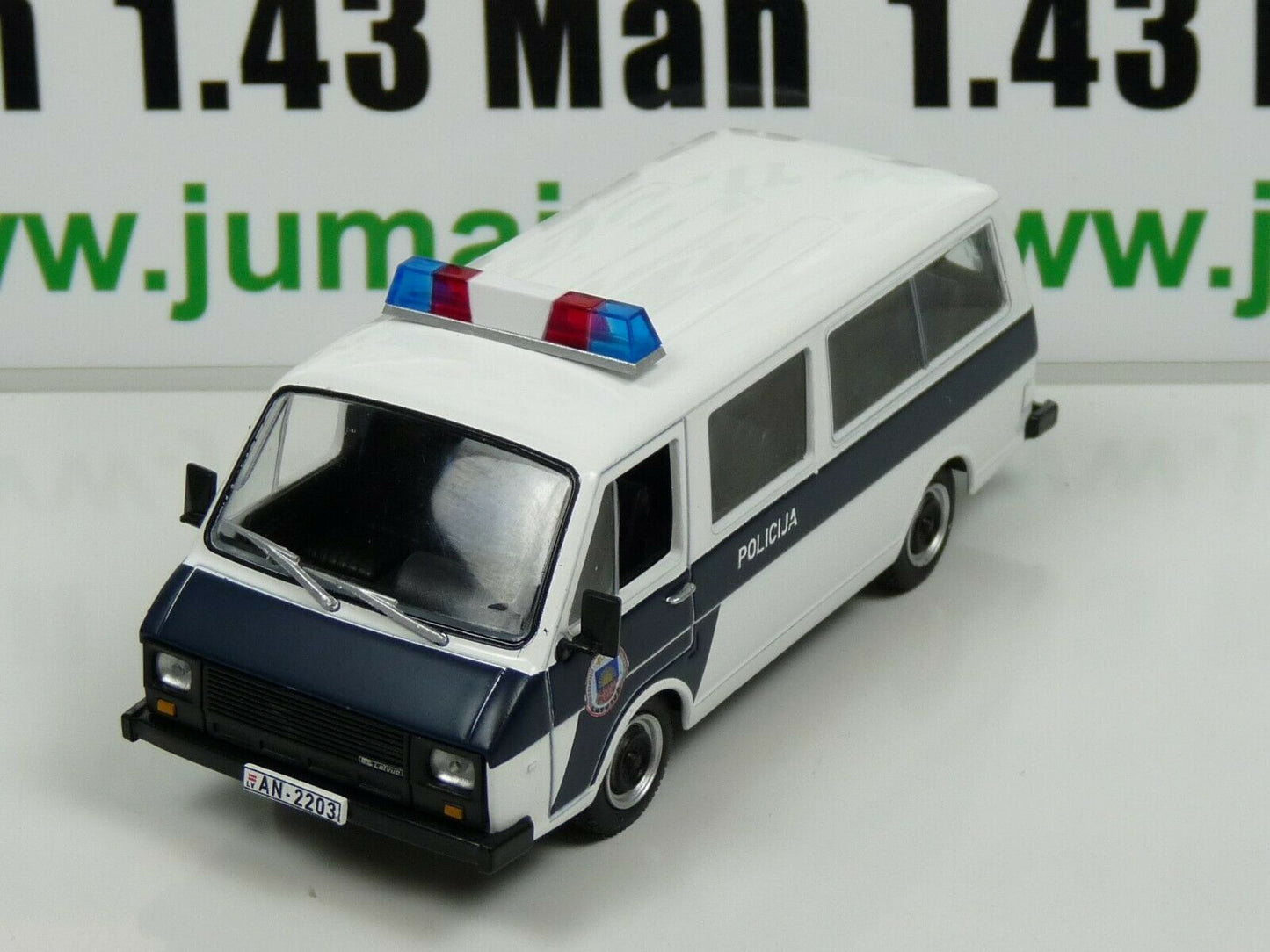 PM42 1/43 IST déagostini Police du Monde : RAF 22038 Lettonie Latvia