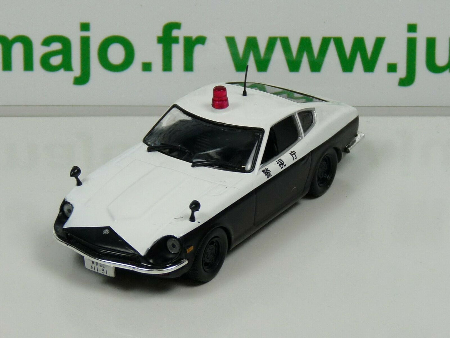 PM5 1/43 IST deAgostini Police du Monde : DATSUN Fairlady 240Z Japon