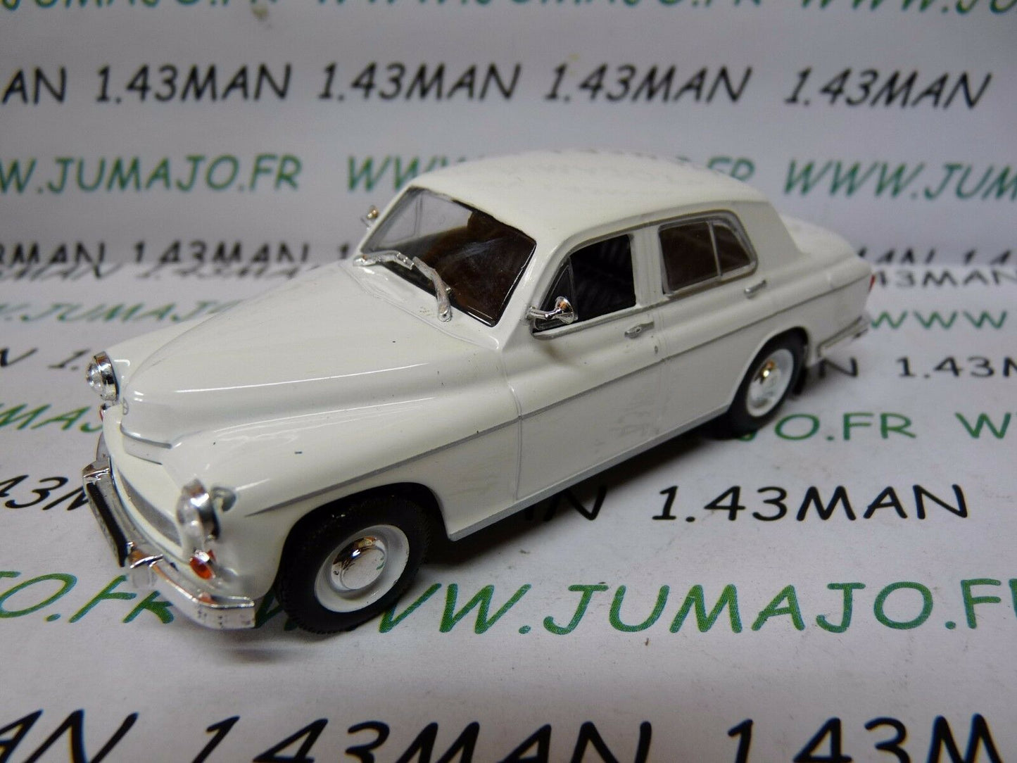 PL213 VOITURE 1/43 IXO IST déagostini POLOGNE : Warszawa 203