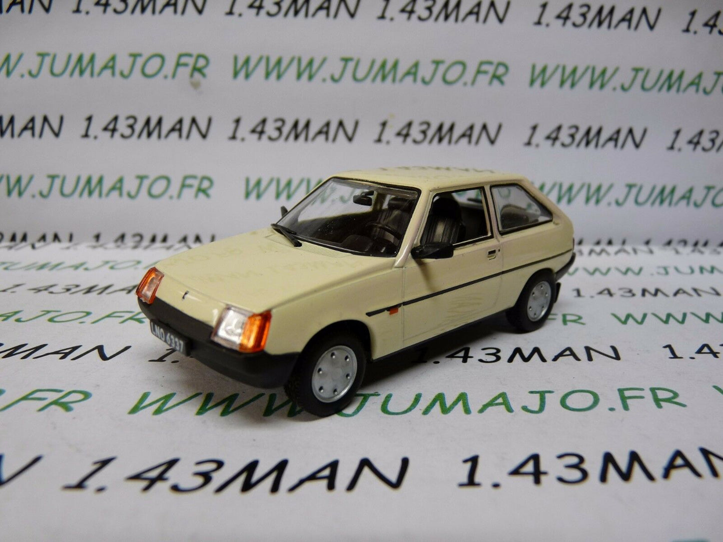PL143 Voiture 1/43 IXO IST DeAgostini POLOGNE : ZAZ 1102 Tavria