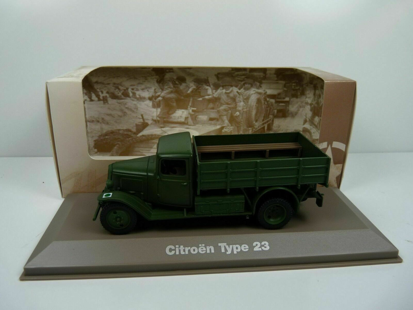BL30 atlas IXO 1/43 Blindés WW2 : CITROËN TYPE 23 transport troupes
