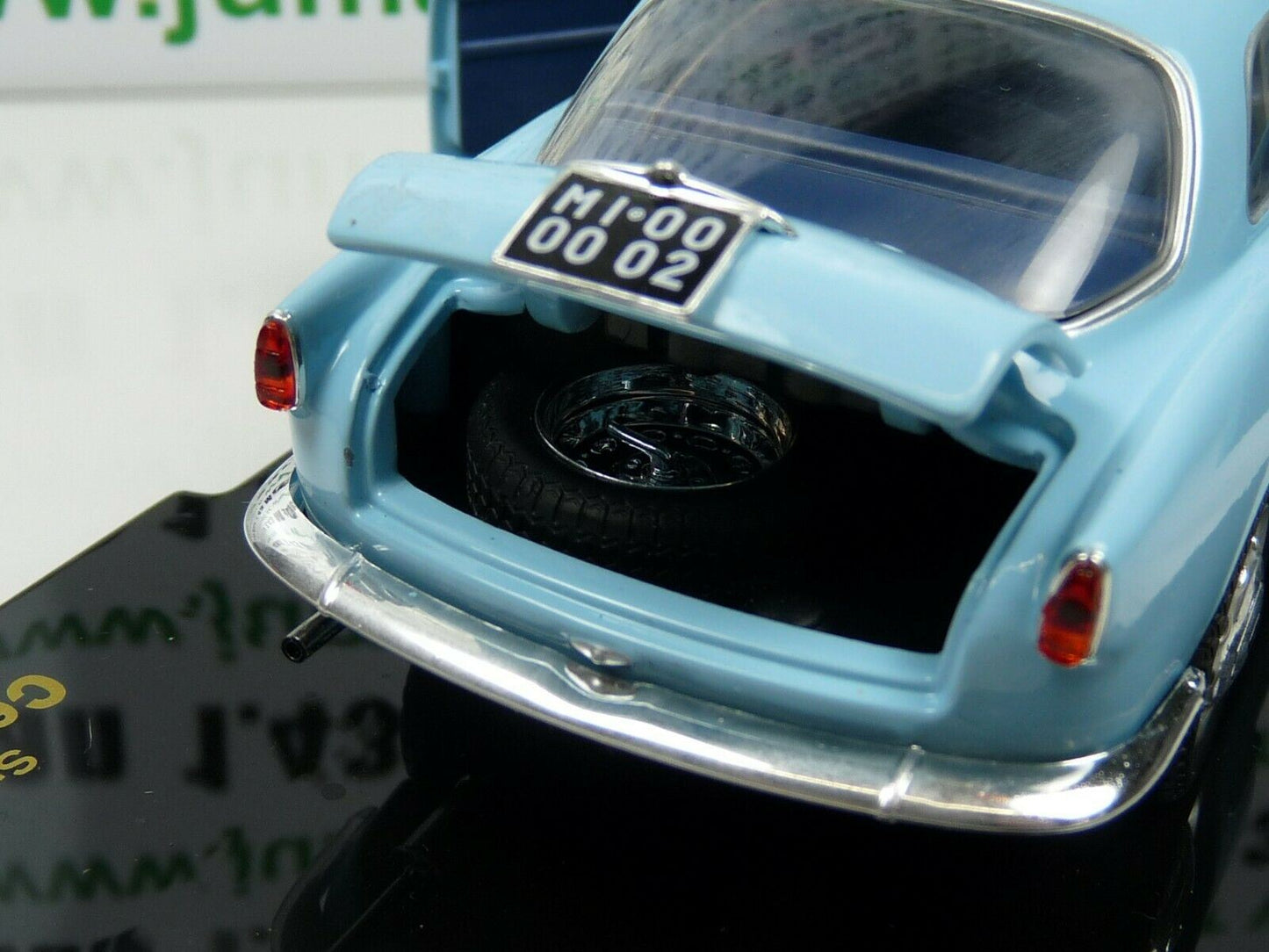 VQ61 Voiture 1/24 LEO MODELS HACHETTE : Alfa Romeo Giulietta Sprint (1954)