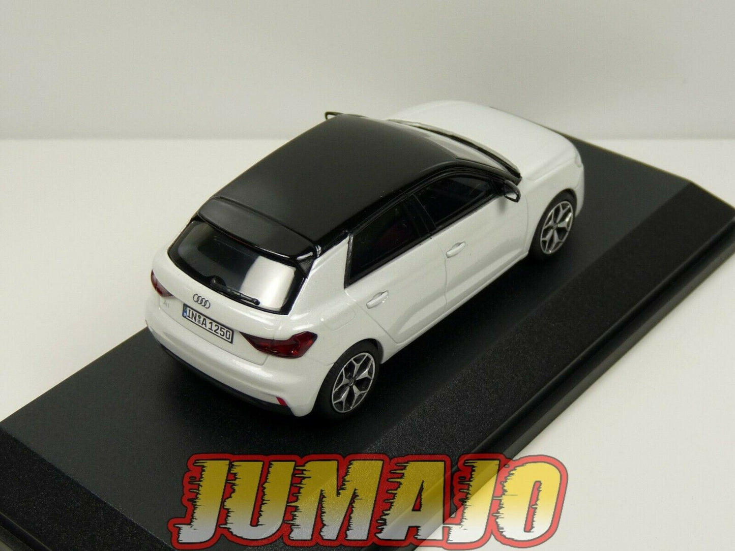 AUD25 voiture 1/43 SPARK : Audi A1 Sportback Glacier White