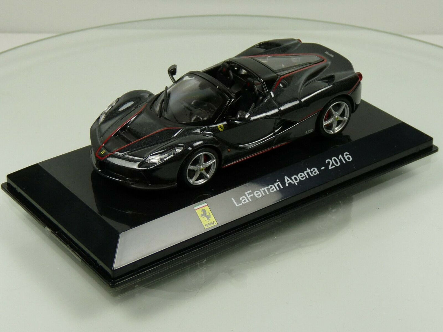 SC1 voiture 1/43 SALVAT Supercars : FERRARI LaFerrari Aperta 2016