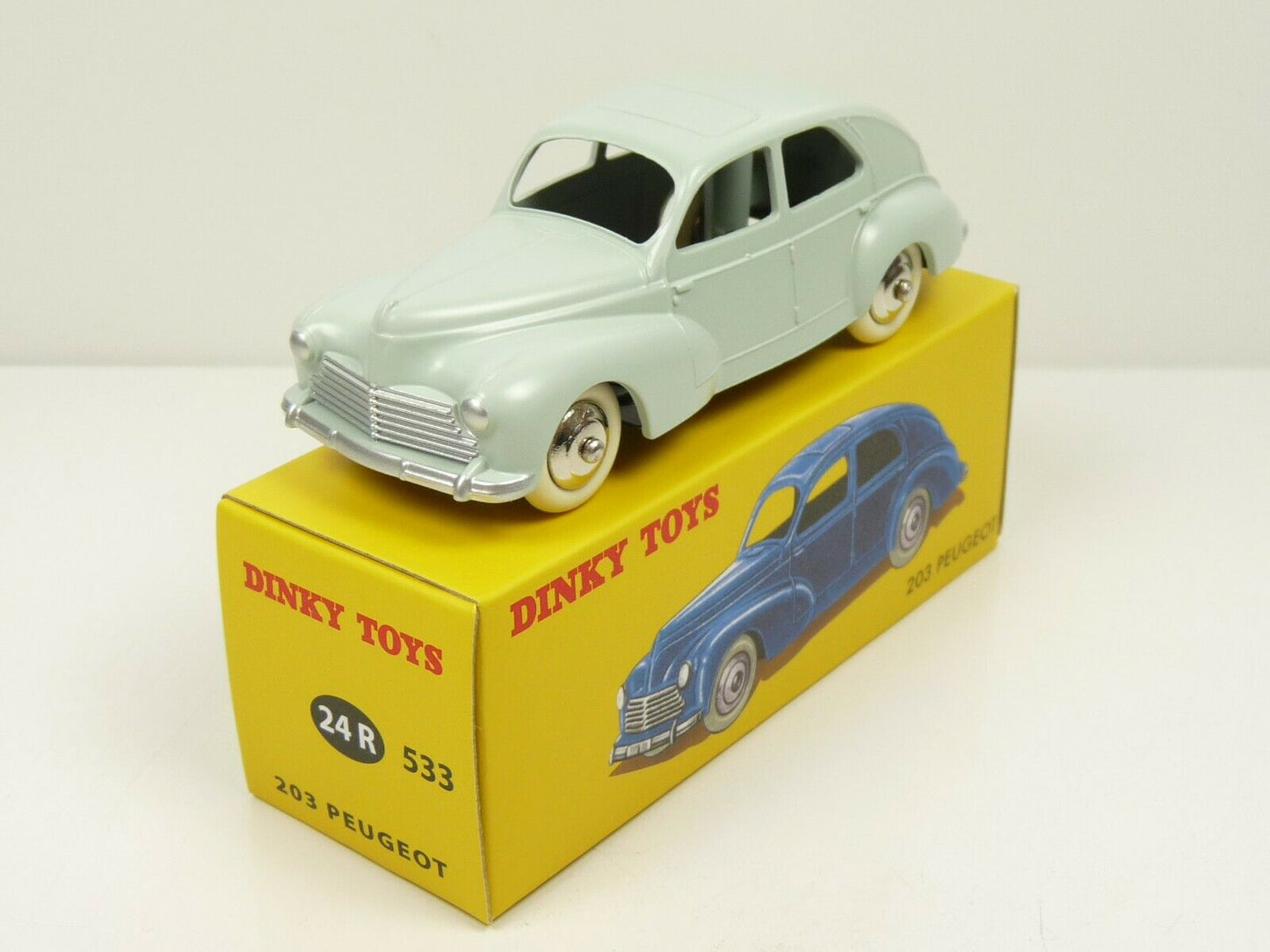 DT259 Voiture 1/43 réédition DINKY TOYS DeAgostini : PEUGEOT 203 24 R