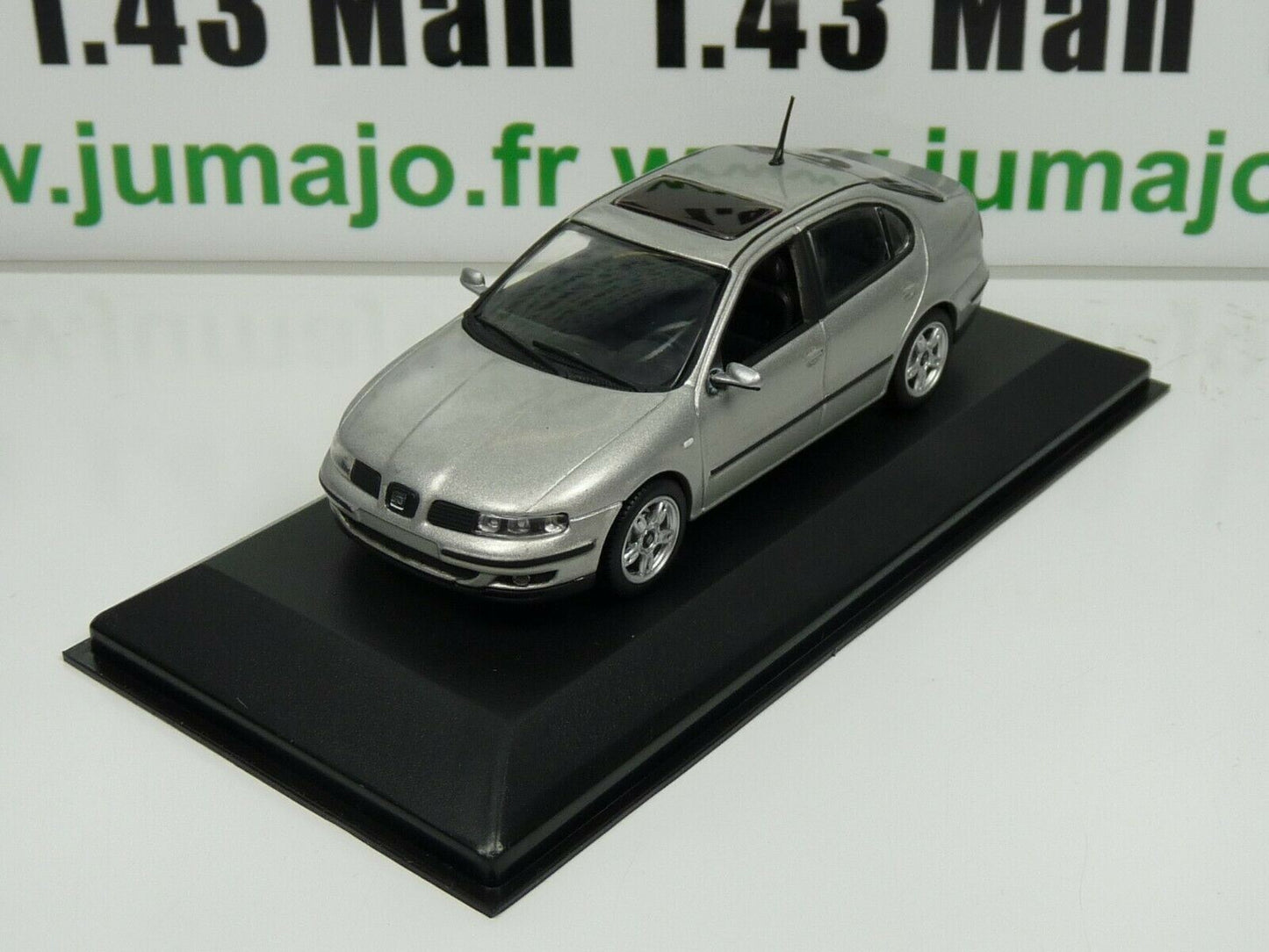 SEA26 : SEAT dealer models MINICHAMPS : TOLEDO II (1998/2004) gris