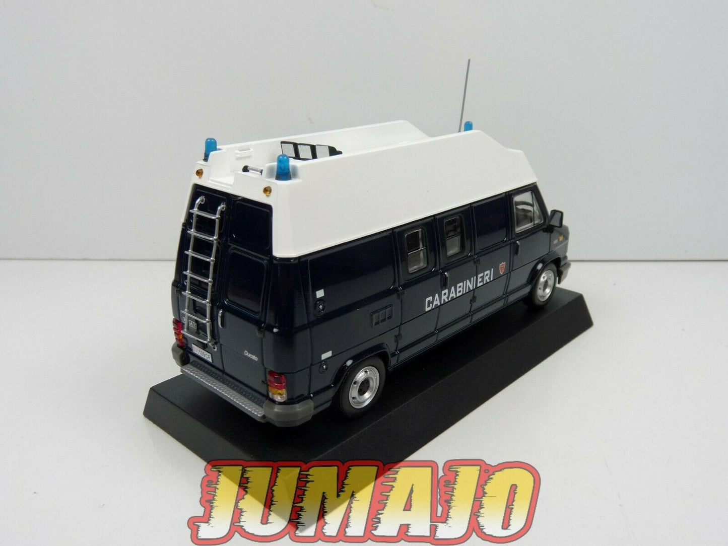 CR18 voiture 1/43 DeAGOSTINI CARABINIERI : FIAT DUCATO MAXI Faina 1988